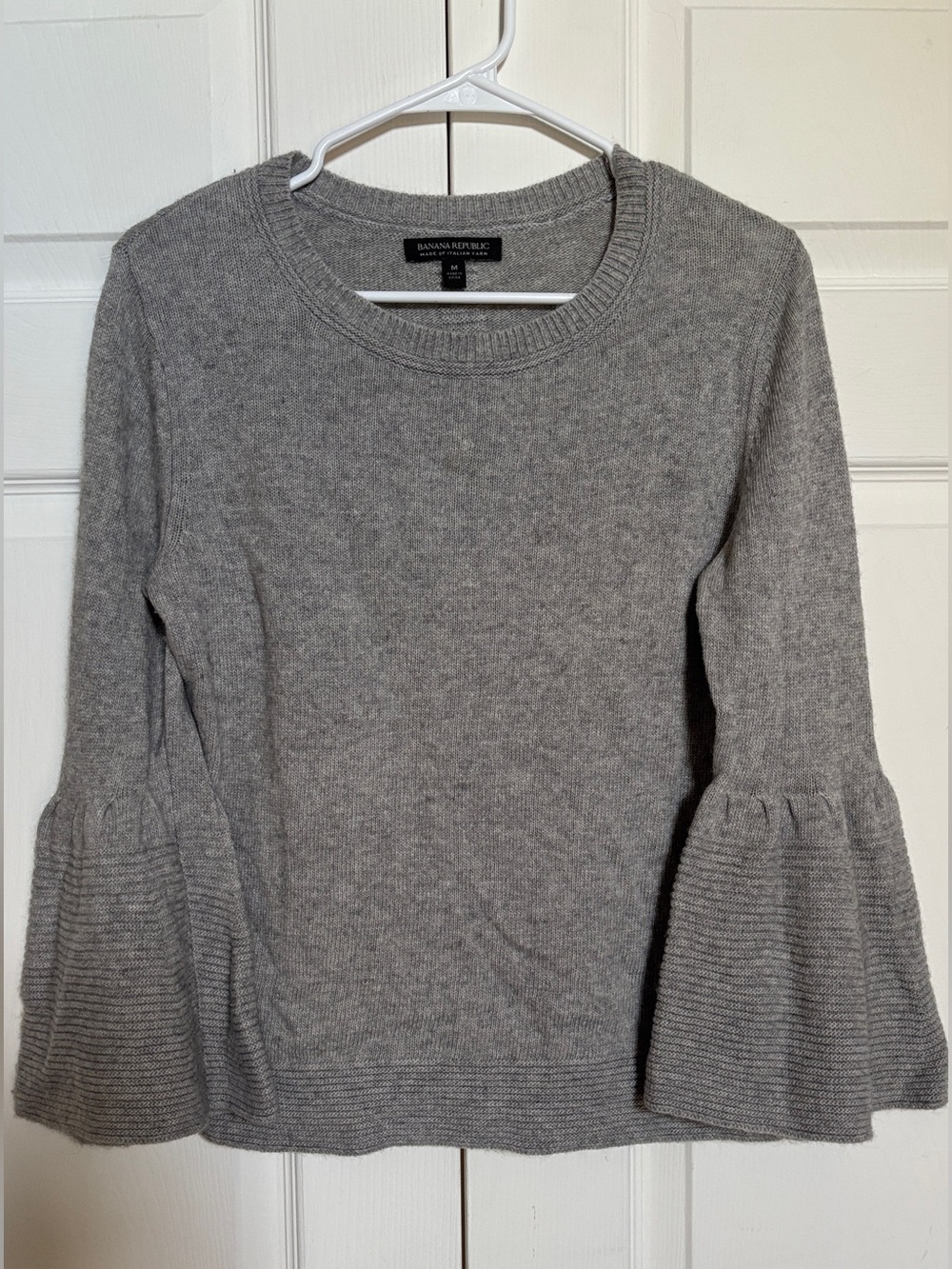 Banana Republic Women’s Merino Wool Cashmere Blend Bell Sleeve Sweater Gray M